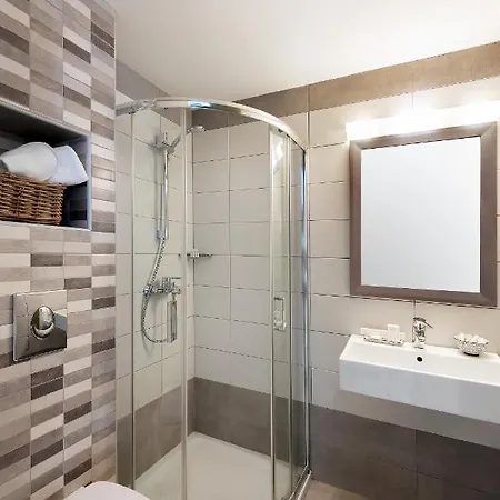Отель Tourist Boutique 3*